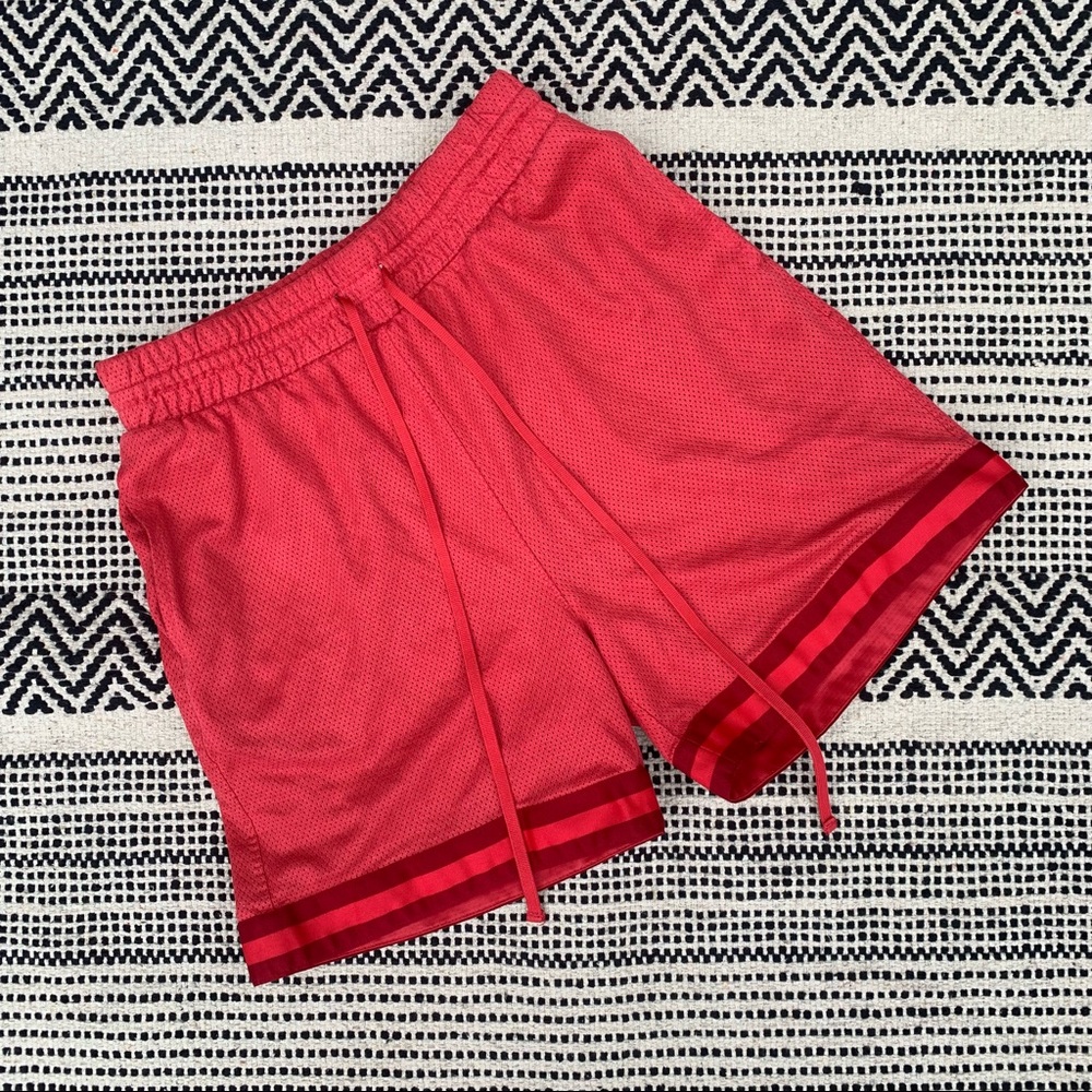 Golden TNA Basketball Shorts size S